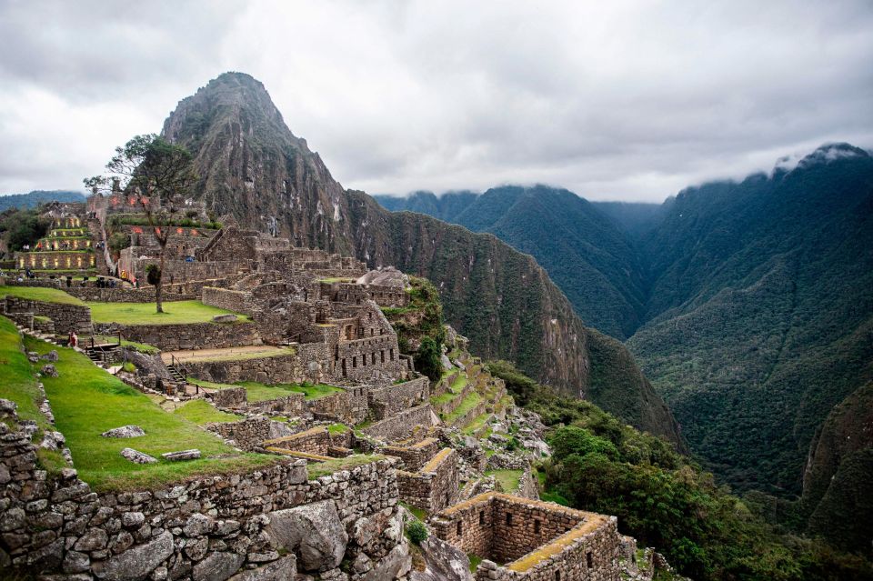 Machu Picchu: Local Guide in Machu Picchu Private and Group - Itinerary Highlights