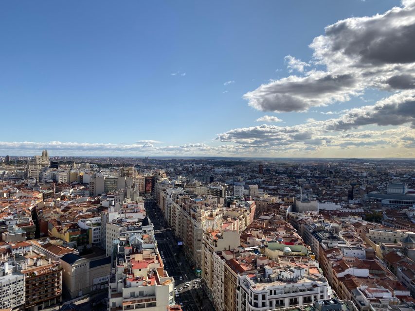 Madrid: Gran Vía Rooftops and Architecture Tour - Tour Experience