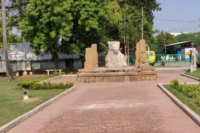 Mahabalipuram and Kanchipuram Day Trip From Chennai by Private Car With Guide - Local Guide Benefits