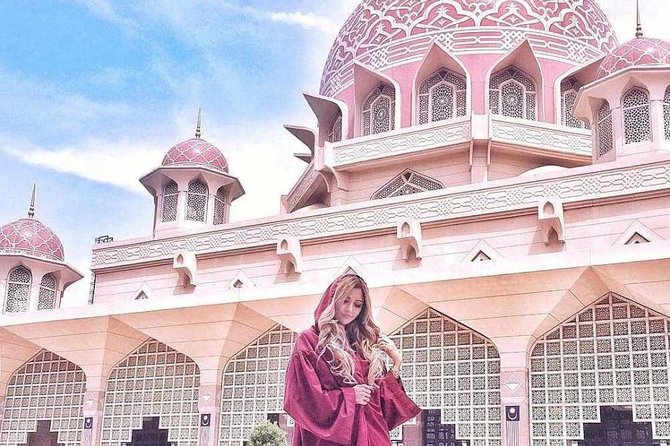 Malacca Instagram Tour: Most Famous Spots (Private & All-Inclusive) - Putra Mosque