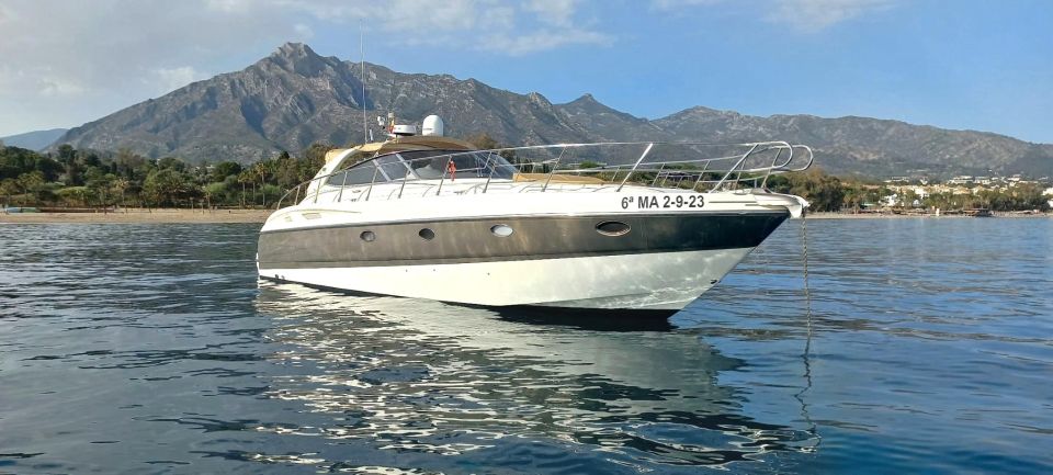 Marbella: Private Cruise in Yacht - Onboard Amenities