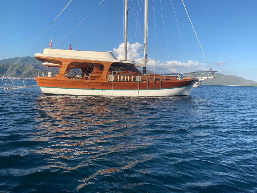 Marmaris: Private Boat Cruise With Lunch - Experience Onboard
