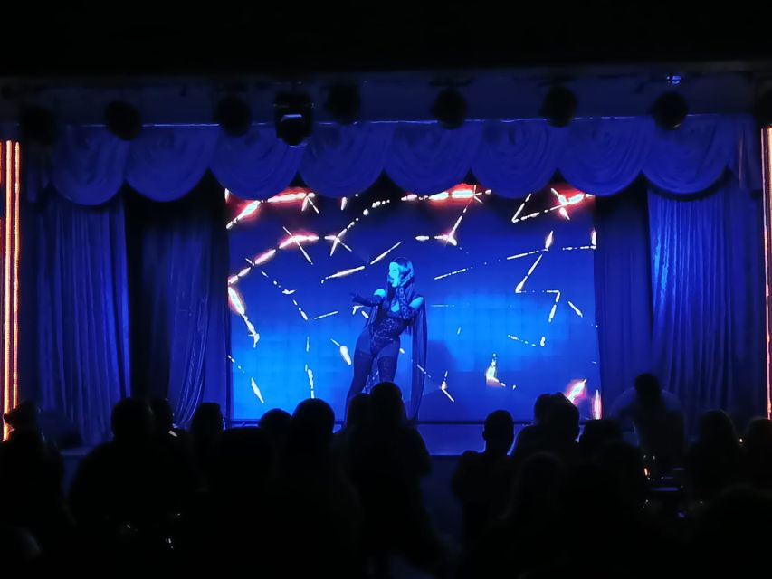 Marmaris: Talk of the Town Dinner Show With Pickup - Performers and Entertainment