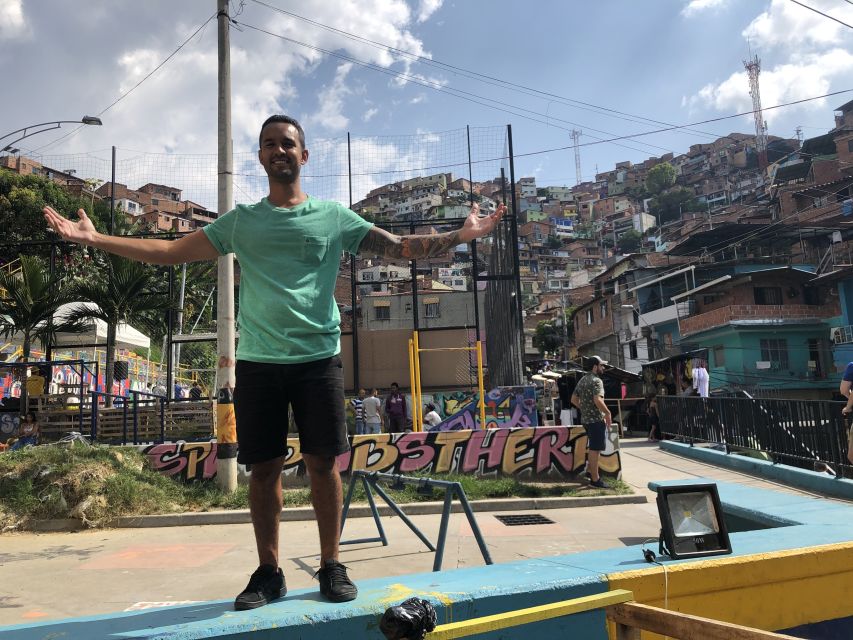 Medellín: Private Comuna 13 Street Art Tour - Detailed Itinerary