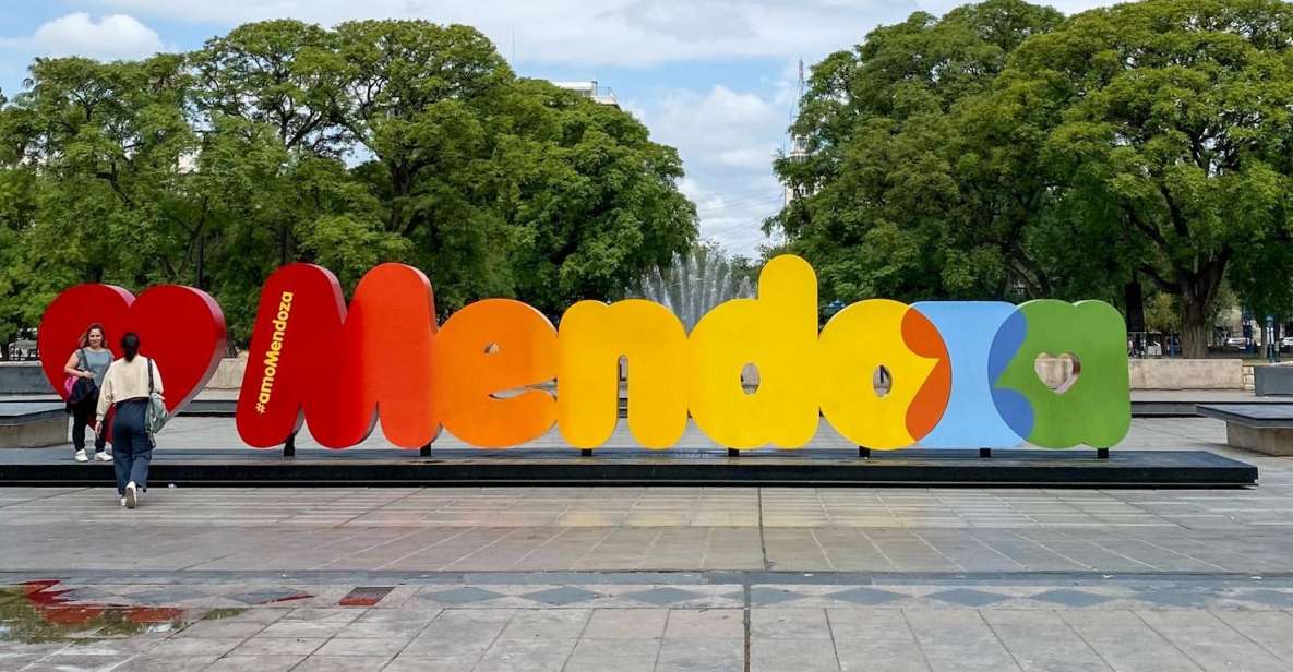 Mendoza Walking Tour: the History of the City and the Park! - Highlights of Plaza Independencia