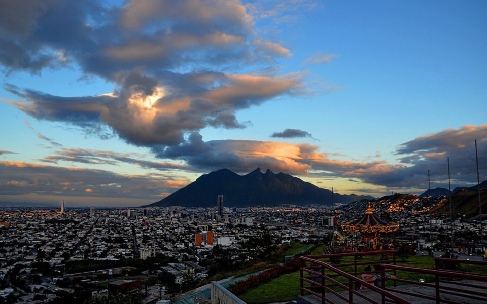 Monterrey: Magic Christmas Private Walking Tour - Taste of Regional Cuisine