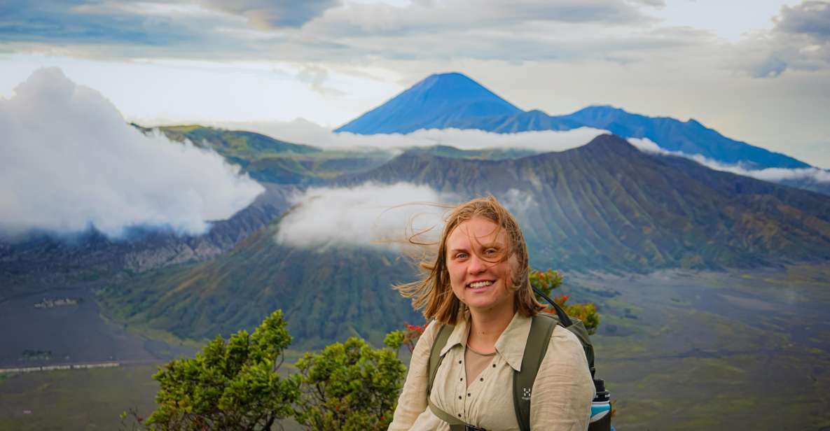 Mount Bromo Sunrise Private Tour From Malang - Exploring Lautan Pasir Bromo