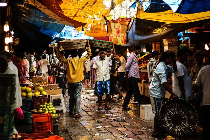 Mumbai Shopping Tour in Private Vehicle - Inclusions and Exclusions