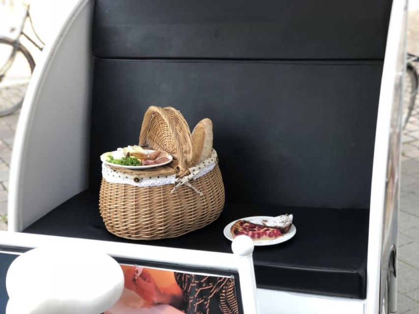 Münster: Private City Rickshaw Picnic Tour - Experience Highlights