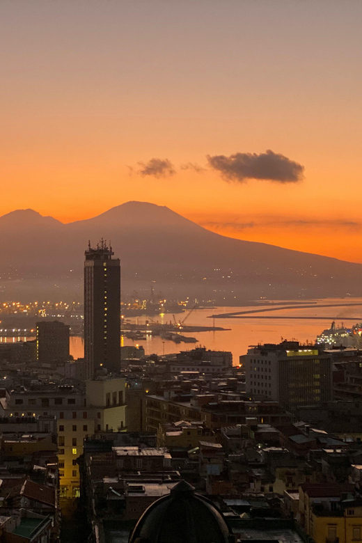 Naples: Panoramas, Monuments and Shopping - Discovering Naples Monuments