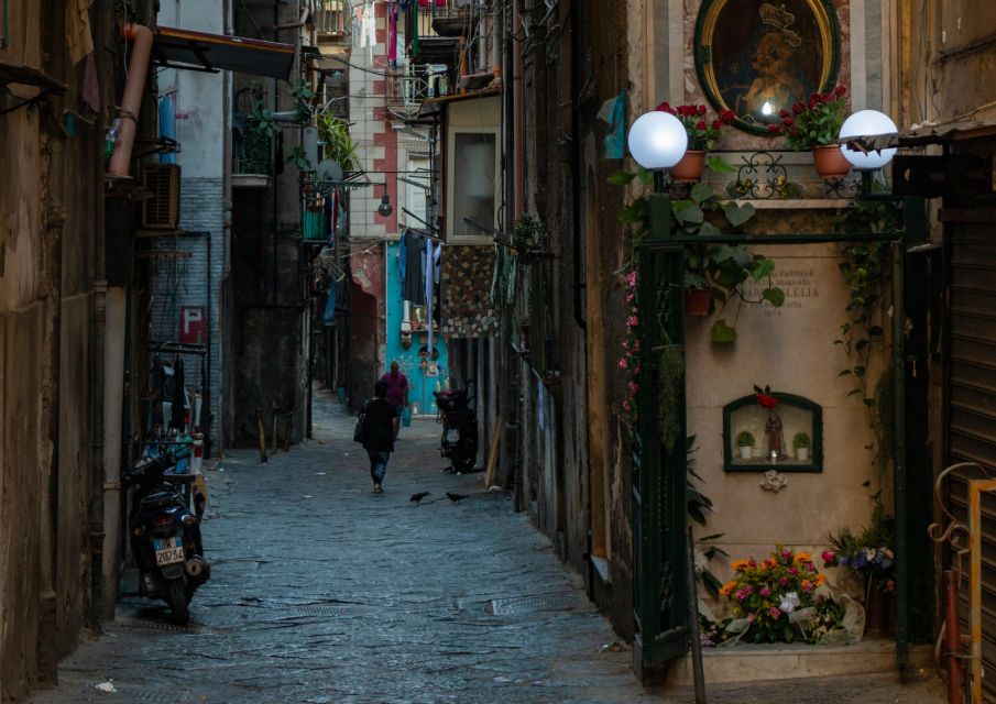 Naples Walking Tour & Street Food Tasting - Itinerary Details