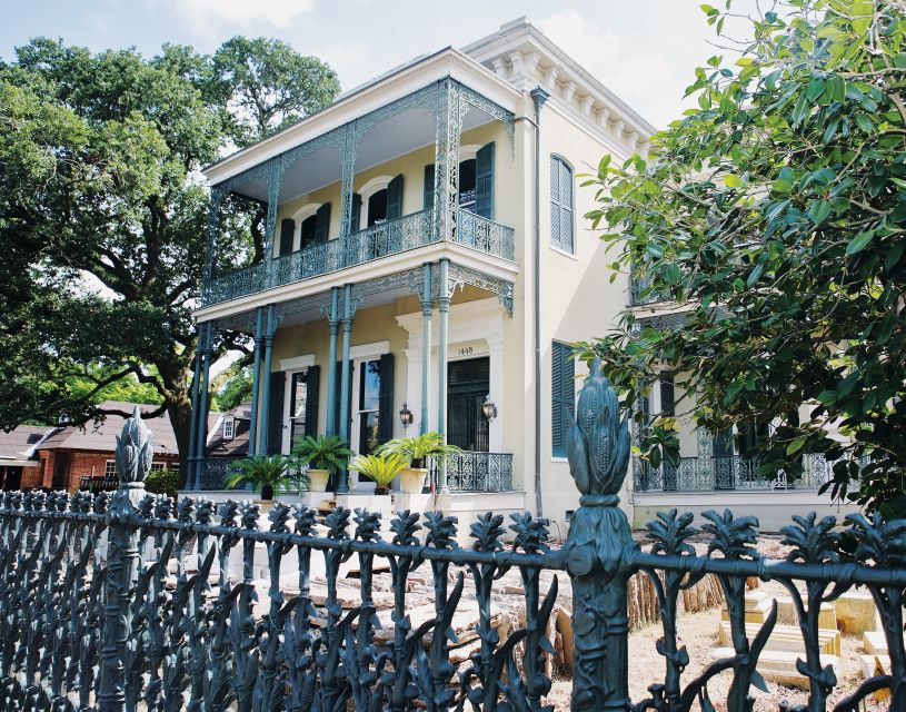 New Orleans: 2-Hour Homes of the Rich & Famous Walking Tour - Discovering Architectural Gems