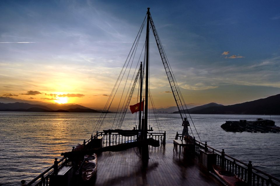 Nha Trang: Romantic Sunset Cocktails and Dinner Cruise - Culinary Delights on Board