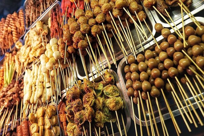 Night Walking Tour-Malioboro Street Food With Guide at Yogyakarta - Meeting Point and Logistics
