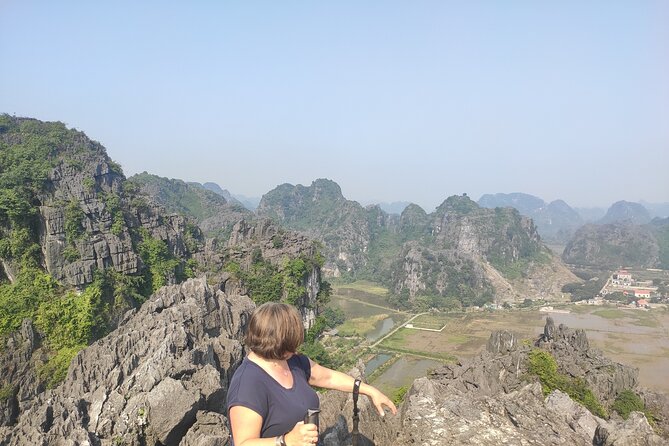 Ninh Binh Group Tour of 11 From Hanoi via Mua Cave, Tam Coc, Hoa Lu - Mua Caves and Stunning Views