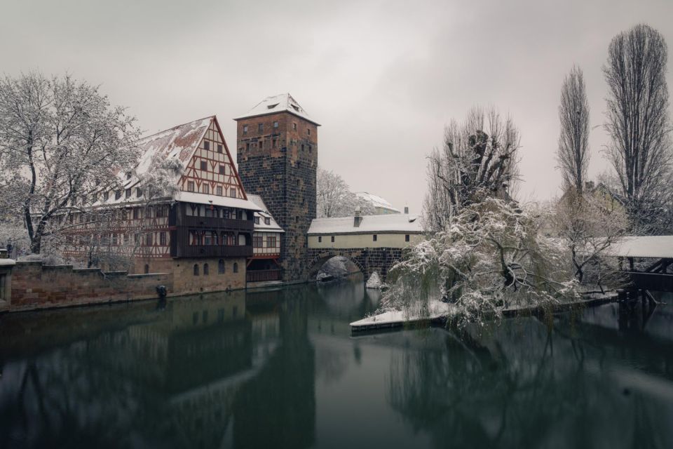 Nuremberg: Christmas Market Magic With a Local - Savoring Seasonal Delicacies