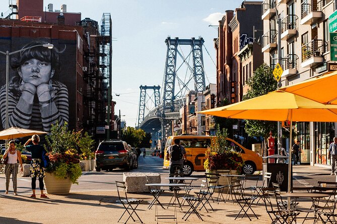 NYC Bus Tour of Brooklyn, Bronx, Queens: Contrasts, Color and Character - Chinatown in Flushing Experience