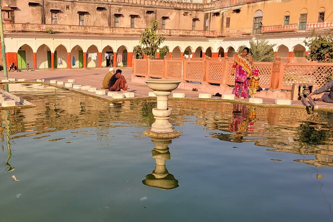 Old Delhi Through the Hidden Alleys Walking Tour - Schedule and Opening Hours