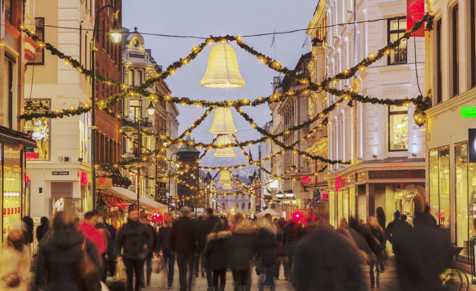 Oslo: Christmas Spirit Private Walking Tour - Detailed Tour Description