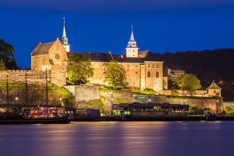 Oslo: Private City Center Highlights Guided Walking Tour - Experience the Local Culture