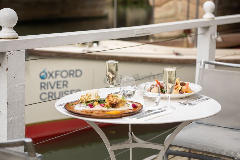 Oxford: River Cruise and 6-Course Tasting at The Folly - Dining at The Folly