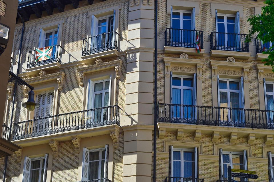 Pamplona - Private Historic Walking Tour - Cultural and Historical Sites