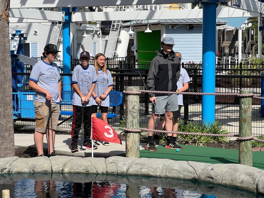 Panama City Beach: SkyWheel Miniature Golf Pass - 18-Hole Course for All Levels