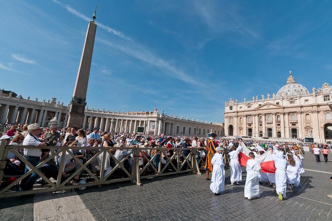 Papal Audience Tickets and Presentation With an Expert Guide - Audio Headsets for Commentary