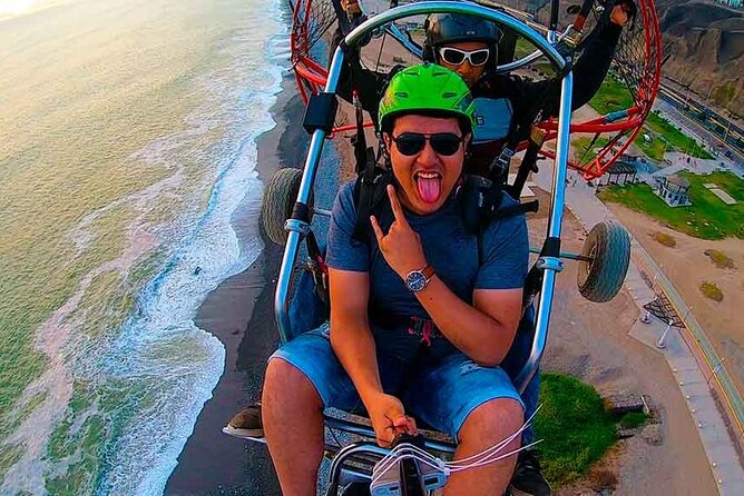 Paragliding in Lima - Costa Verde - Accessibility for All Participants