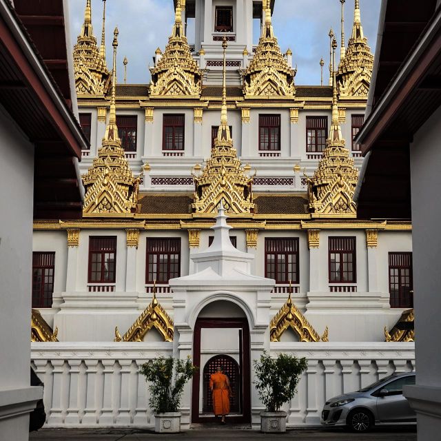 Photo Exploring Bangkok: Ratchanatdaram Temple PM Tour - Role of the Local Photographer