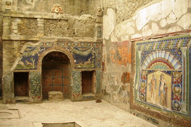 Pompeii & Herculaneum Day Trip From Naples With Lunch - Discovering Herculaneum