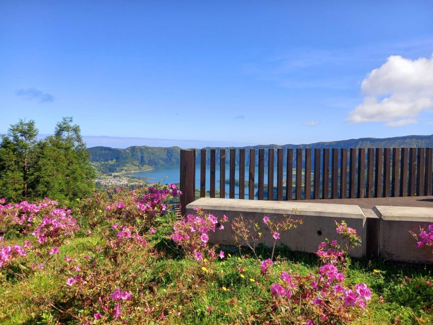 Ponta Delgada Cruise Port: Blue & Green Lake, Furnas Volcano - Starting Location