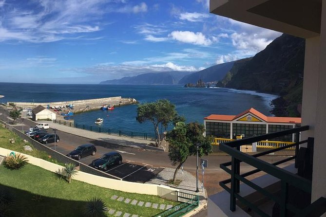 Porto Moniz - Natural Swimming Pools - Scenic Attractions in the Area