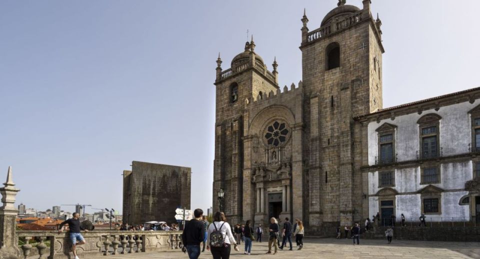 Porto: Private Guided Personalized Walking Tour With Pickup - Ribeira Neighborhood