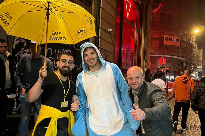 Porto Pubcrawl: 5h,6 Drinks,4 Bars &Skip the Line Club Entry - Meeting and End Points