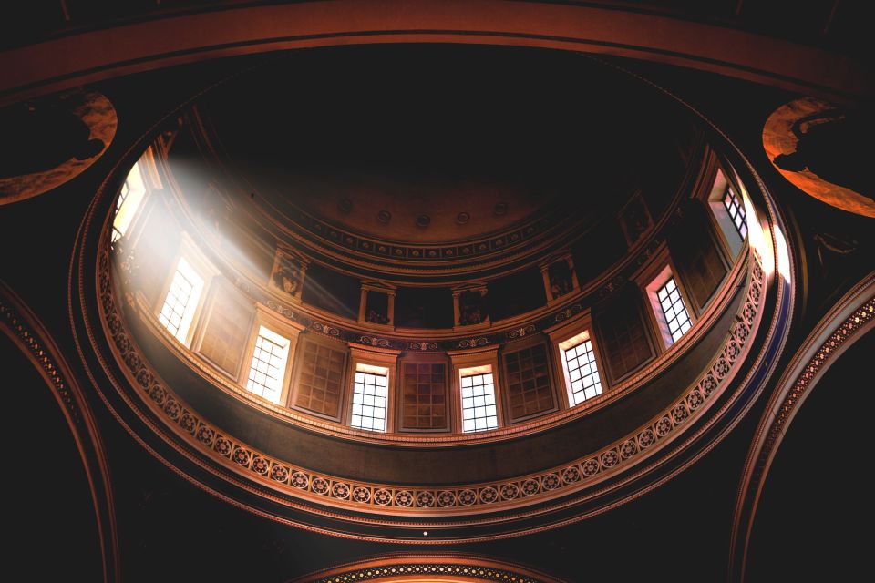 Potsdam: Capture the Most Photogenic Spots With a Local - Group and Guide Details