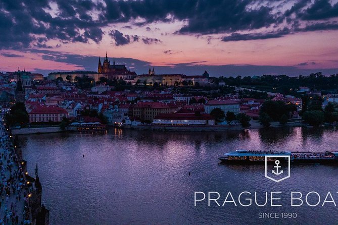 Prague Boats 3-hours Crystal Dinner Cruise - Amenities and Services