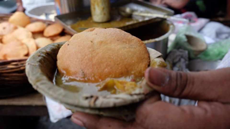 Private: Agra Live Food Tour With Locals - Food and Beverage Tastings