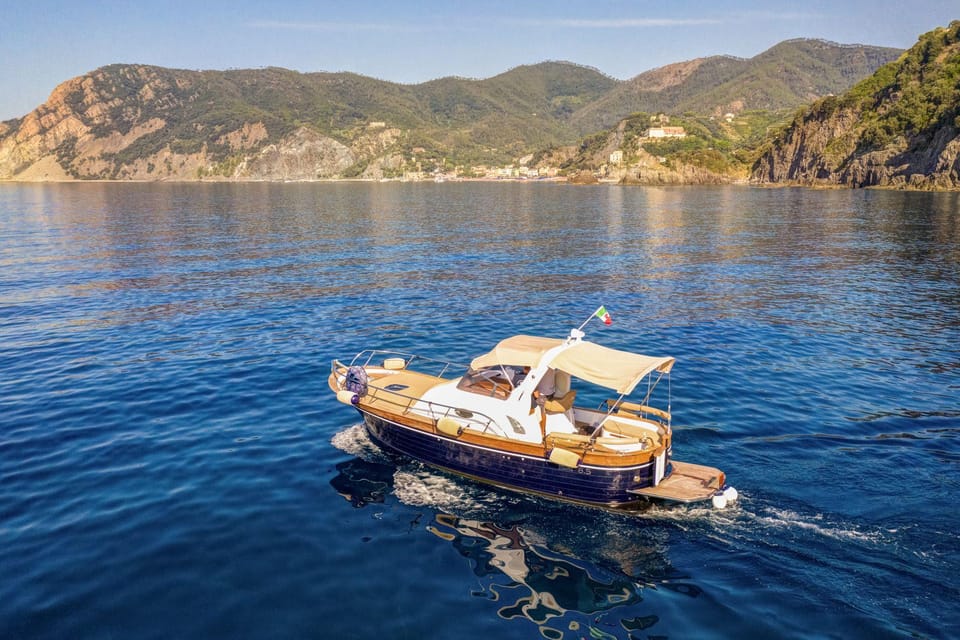 Private Boat Tour to the Gates of the Cinque Terre (FD) - Inclusions and Amenities