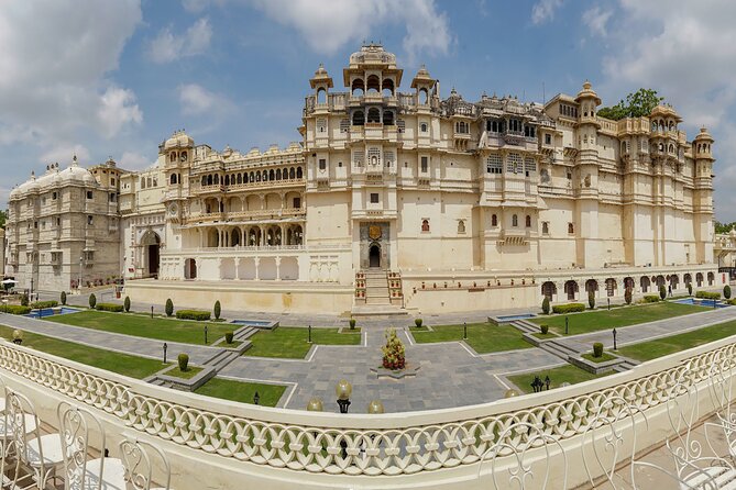 Private Full Day Udaipur Sightseeing Tour With Cab & Driver - Pickup Locations and Timing
