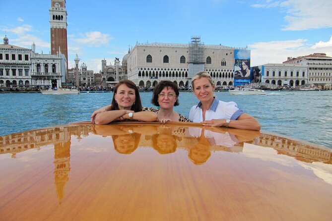 Private Grand Canal 1-Hour Boat Tour - Detailed Itinerary