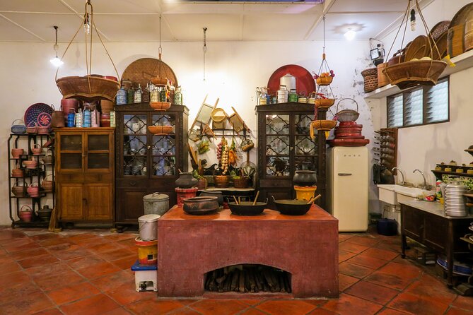 Private Half-Day George Town History Tour - Discovering Buddhist Temples