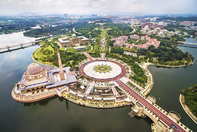 Private Half-Day Putrajaya Tour With Lake Cruise From Kuala Lumpur - Taman Warisan Agricultural Heritage Park