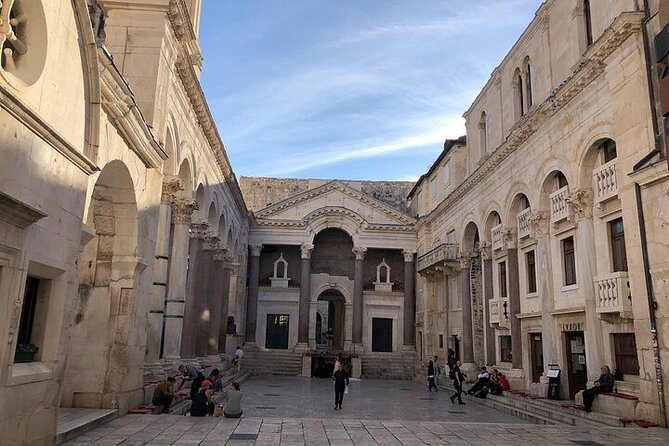 Private History Split Walking Tour in English - Personalized Tour Experience