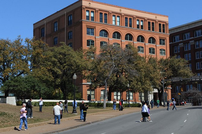 Private JFK Bus Tour With Oswald Rooming House - Experience at Oswalds Rooming House