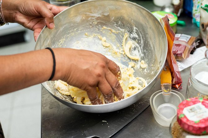 Private Market Tour and Portuguese-Goan Cooking Class With Paula - Meeting Location and Logistics