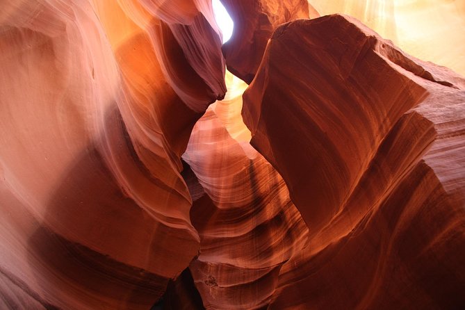 Private to Antelope Canyon and Horseshoe Bend in Luxury Car Tour - Guided Experience in Antelope Canyon