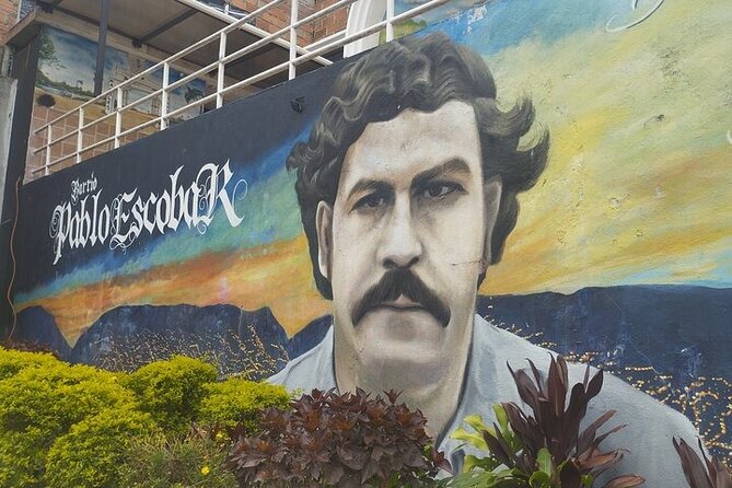 Private Tour in Pablo Escobar and Comuna 13 With Cable Car - Traveler Reviews and Feedback