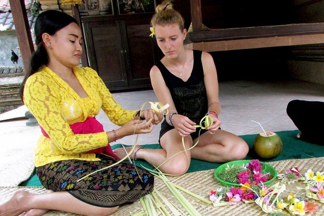 Private Tour: Ubud Day Tour With Traditional Offering Lesson - Itinerary and Schedule Details