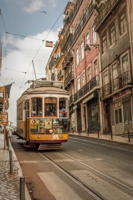 Private Transfer: Faro to Lisbon - Pickup and Accessibility